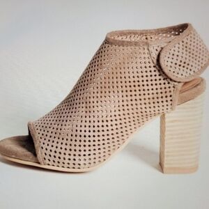 Jeffrey Campbell quebec peep toe bootie size 8